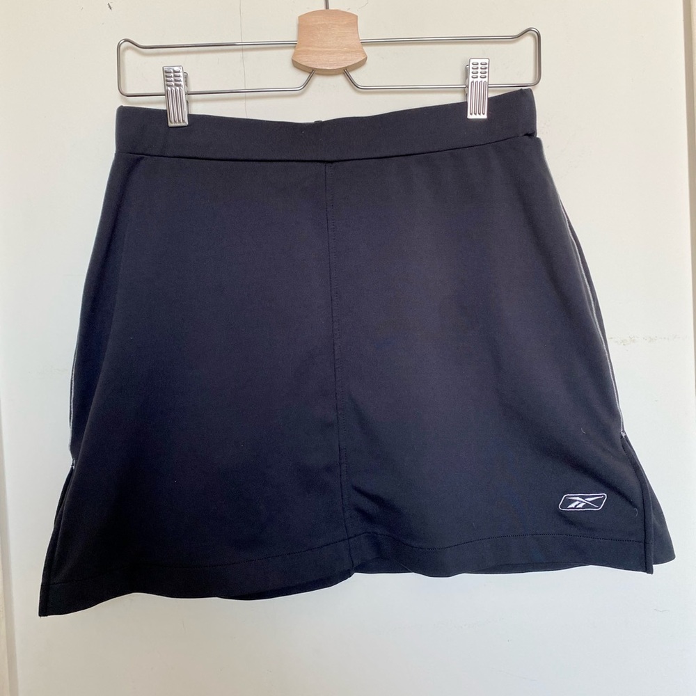 Reebok Classic Play Dry Skirt (Size S)